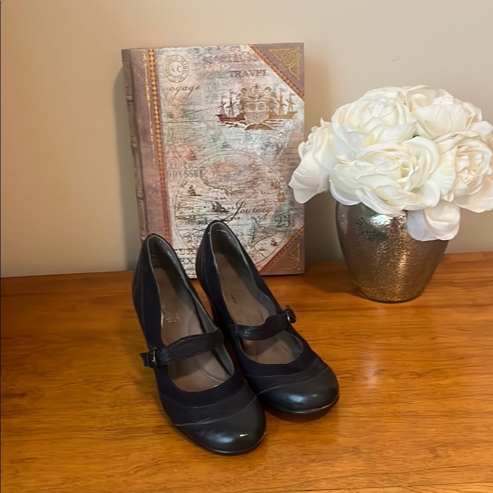 Elegant Black Mary Jane Heels